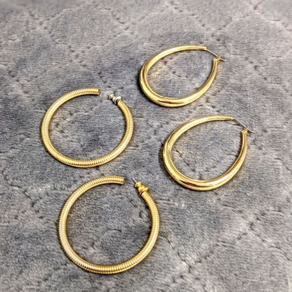 Vintage Classic Style Goldtone Hoop Earrings - 2 Pairs - Picture 5 of 7